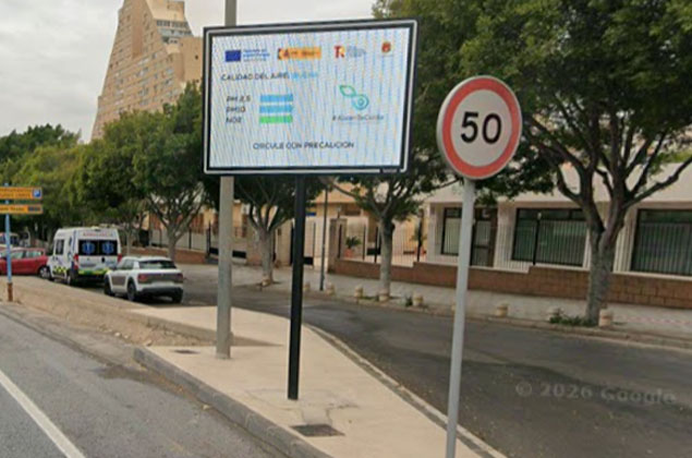 Monoposte LED Mediano Concesionario